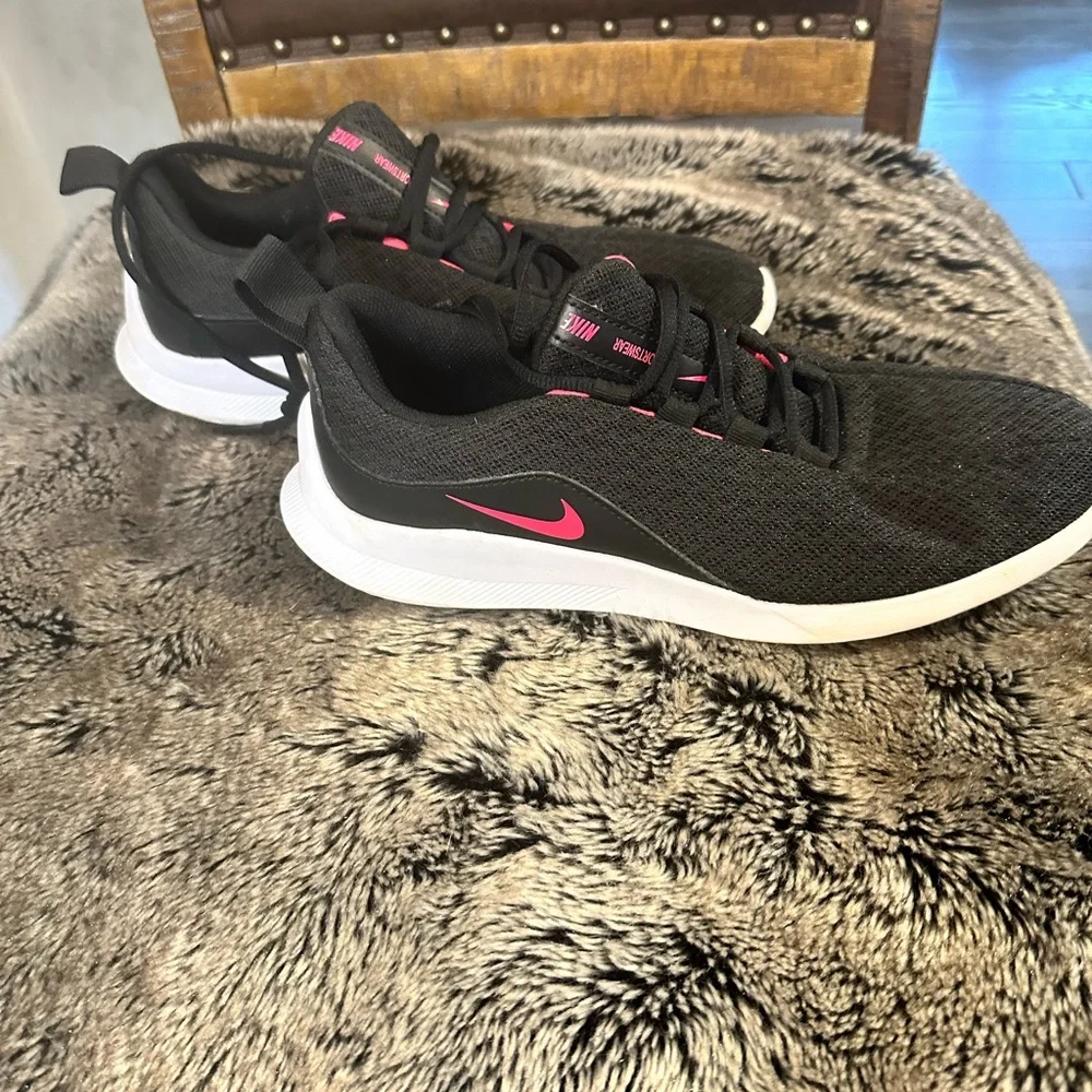 Nike Renew Rival Black and Pink Sneakers, size 6